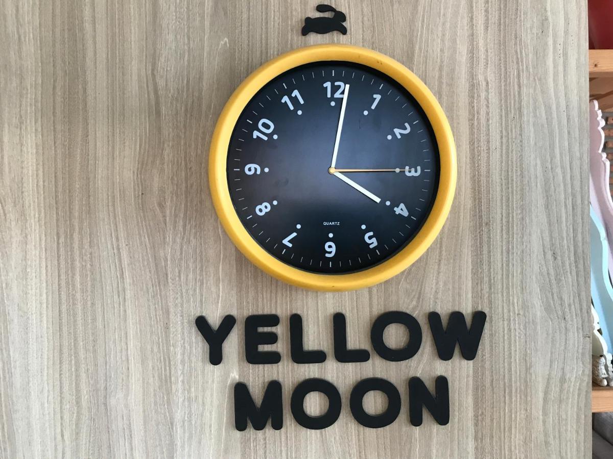 Yellow Moon Hotel Pattaya Esterno foto