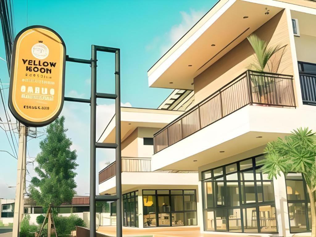Yellow Moon Hotel Pattaya Esterno foto
