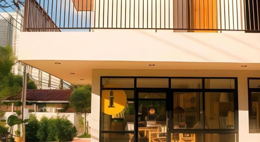 Yellow Moon Hotel Pattaya Esterno foto